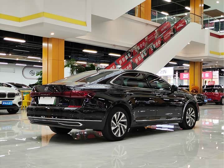 Фото 5 - Volkswagen Passat Hybrid