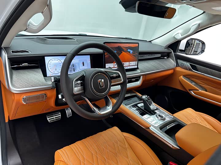 Фото 14 - Tank 500 Hybrid