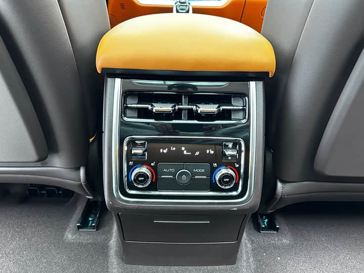 Фото 20 - Tank 500 Hybrid