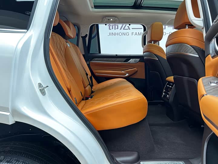 Фото 23 - Tank 500 Hybrid