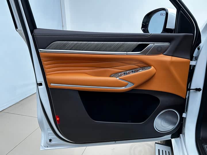 Фото 4 - Tank 500 Hybrid