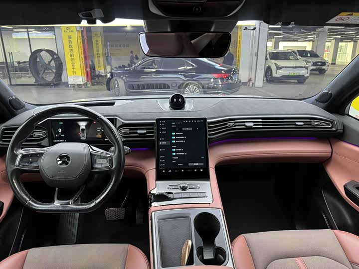 Фото 7 - Nio EC6