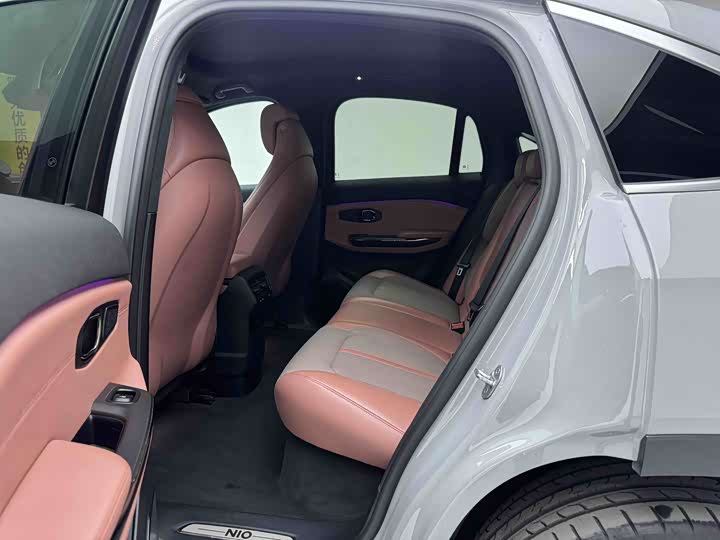 Фото 9 - Nio EC6