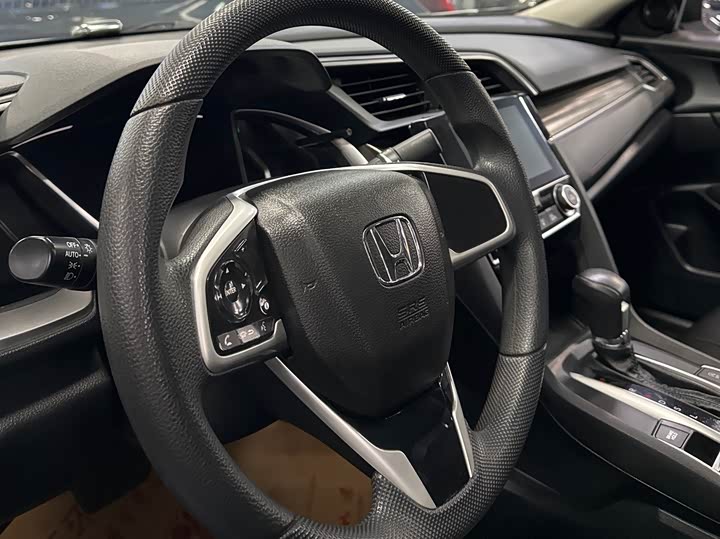 Фото 12 - Honda Civic