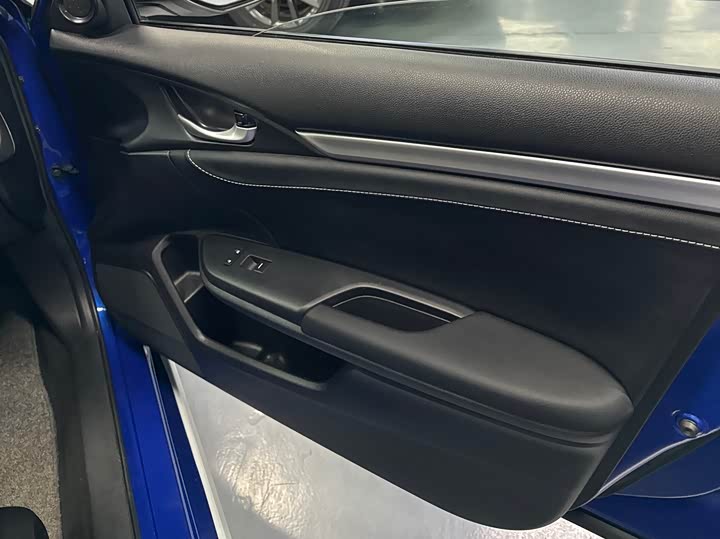 Фото 16 - Honda Civic