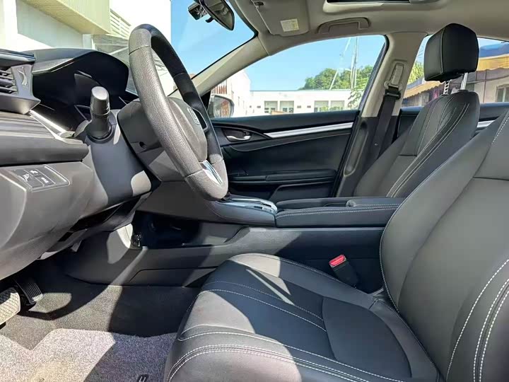 Фото 4 - Honda Civic