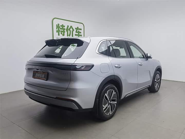 Фото 2 - Geely Galaxy Starship 7