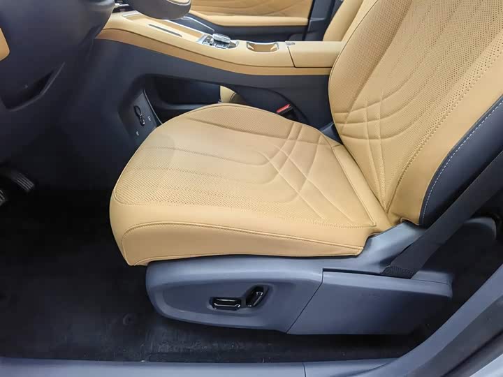Фото 20 - Geely Galaxy Starship 7