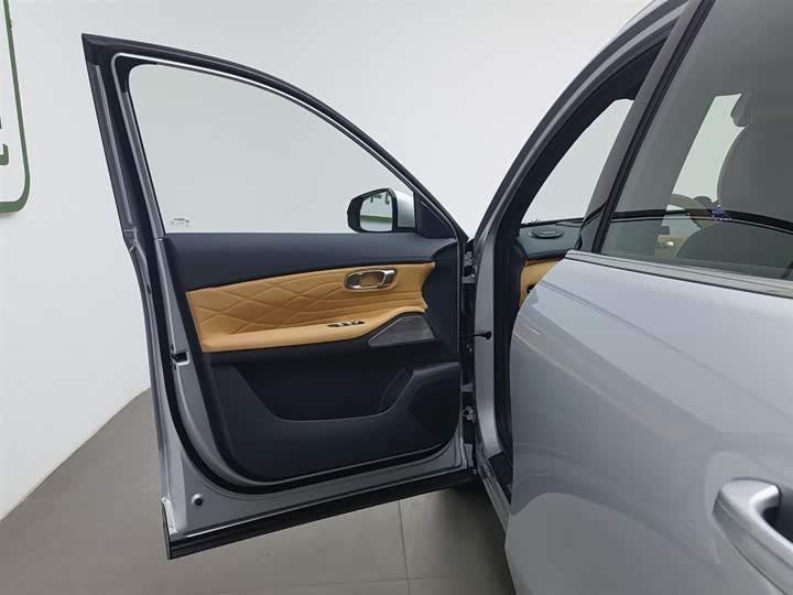 Фото 8 - Geely Galaxy Starship 7