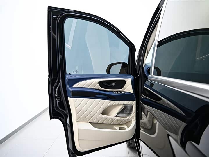 Фото 22 - Mercedes-Benz Vito