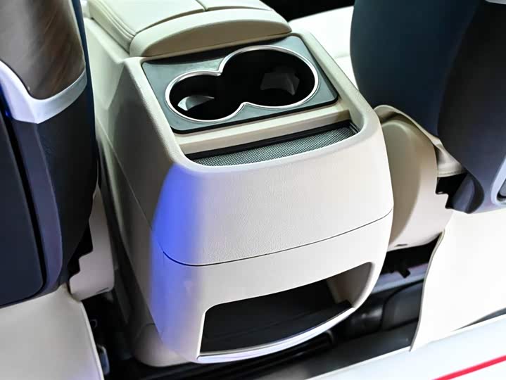 Фото 28 - Mercedes-Benz Vito