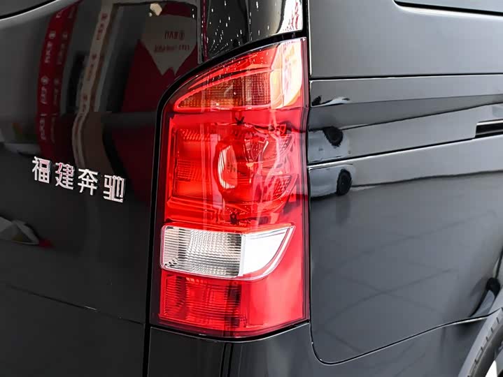 Фото 9 - Mercedes-Benz Vito