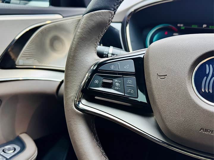 Фото 22 - BYD Han