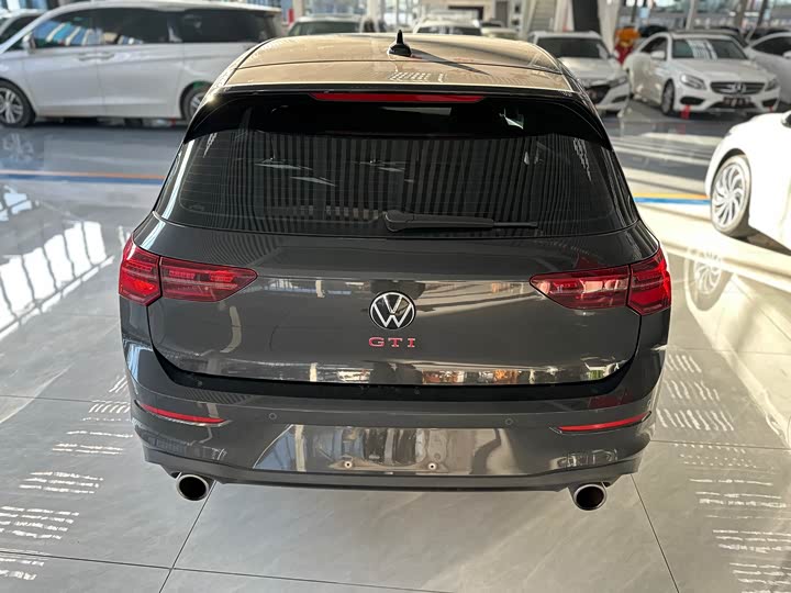 Фото 13 - Volkswagen Golf GTI