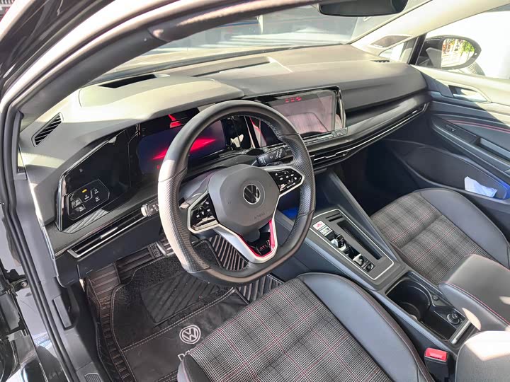 Фото 5 - Volkswagen Golf GTI