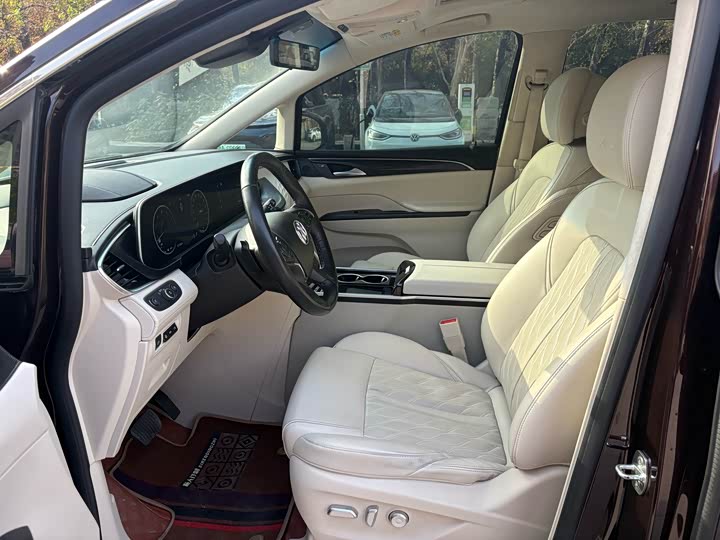 Фото 8 - Buick GL8 ES