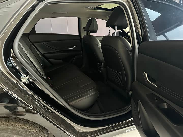 Фото 5 - Hyundai Elantra N line