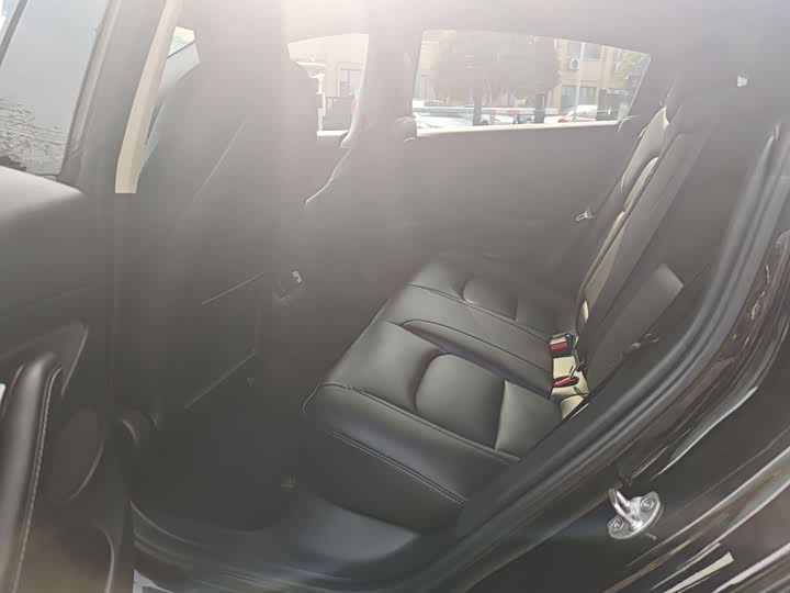 Фото 12 - Tesla Model 3