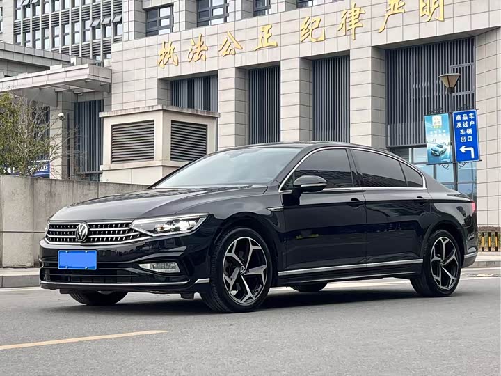 Фото 1 - Volkswagen Magotan