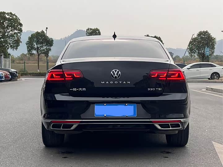 Фото 10 - Volkswagen Magotan