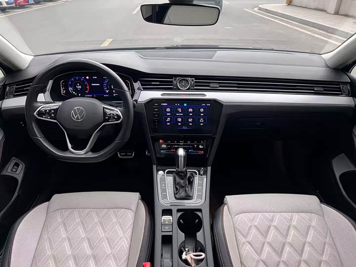 Фото 5 - Volkswagen Magotan