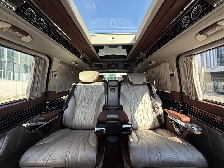 Фото 14 - Mercedes-Benz V-Class