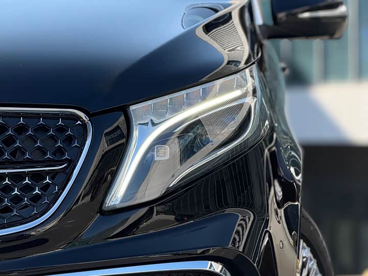 Фото 4 - Mercedes-Benz V-Class