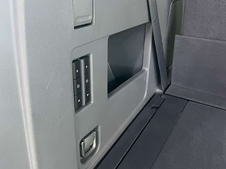 Фото 8 - Lincoln Navigator