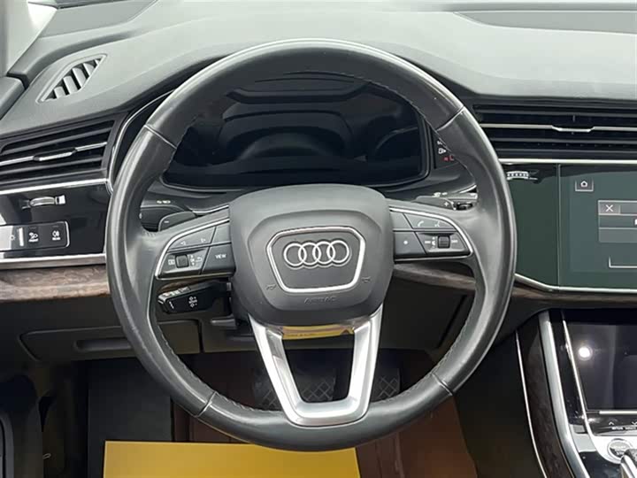 Фото 12 - Audi Q7