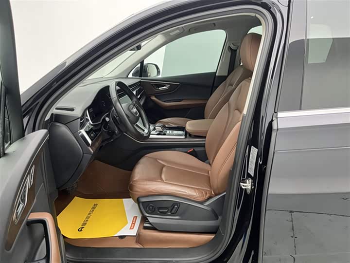 Фото 15 - Audi Q7