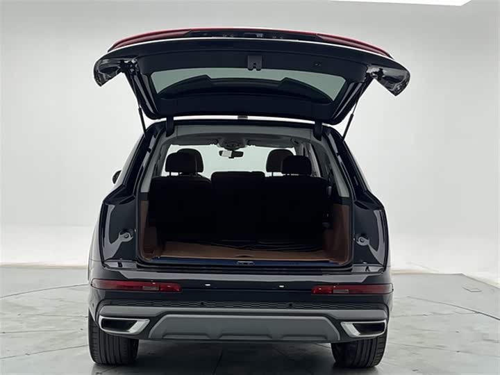 Фото 24 - Audi Q7