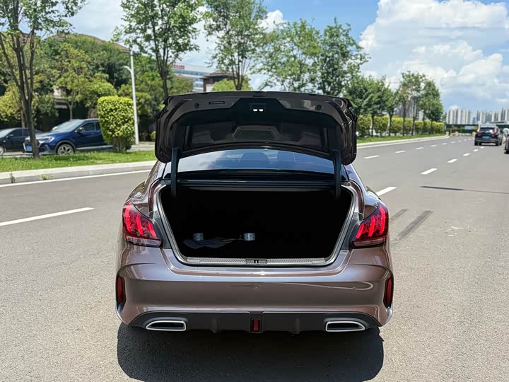 Фото 12 - MG Motor 5