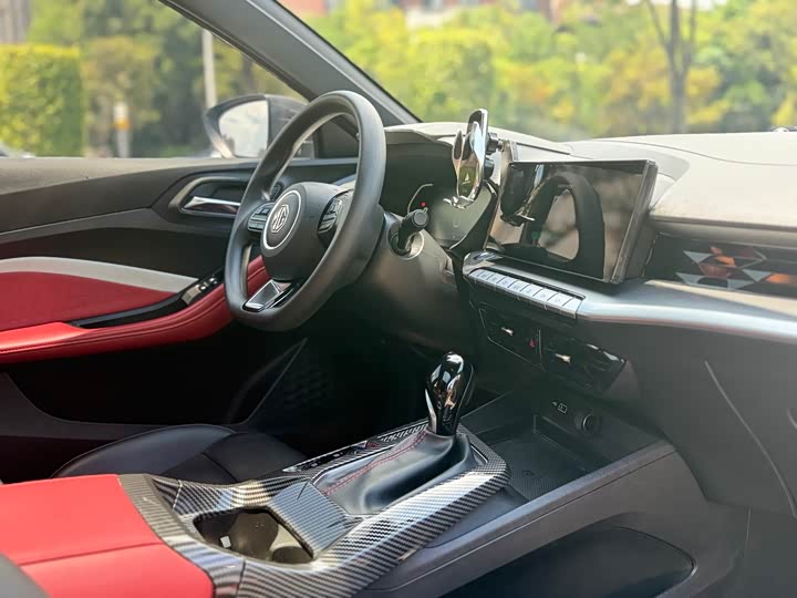 Фото 13 - MG Motor 5