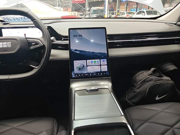 Фото 13 - Geely Galaxy L6