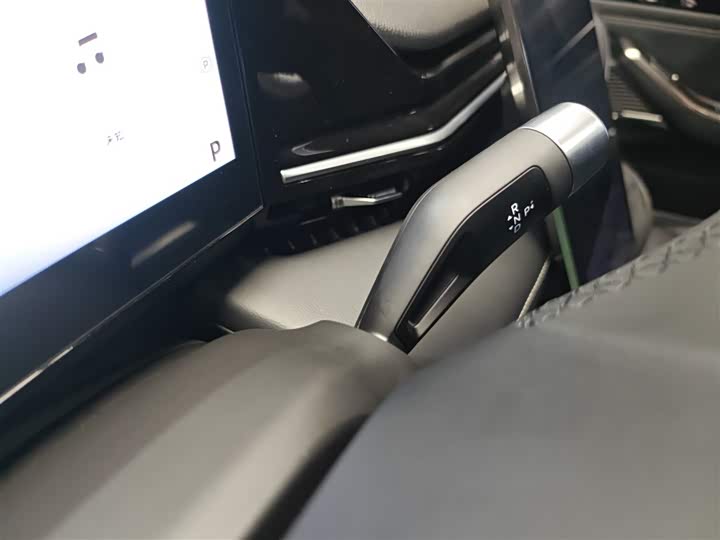 Фото 14 - Geely Galaxy L6