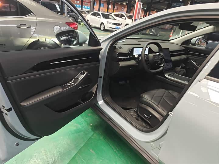 Фото 16 - Geely Galaxy L6