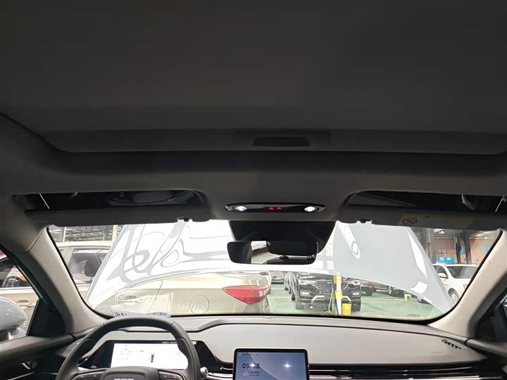 Фото 18 - Geely Galaxy L6