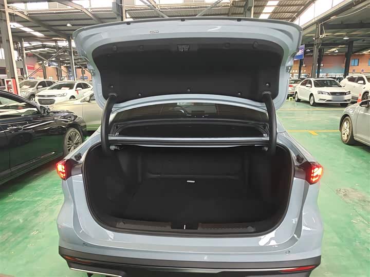 Фото 19 - Geely Galaxy L6