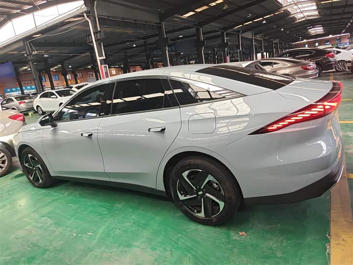 Фото 5 - Geely Galaxy L6