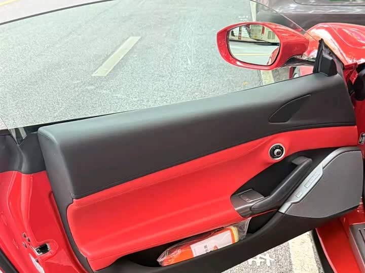 Фото 5 - Ferrari Portofino