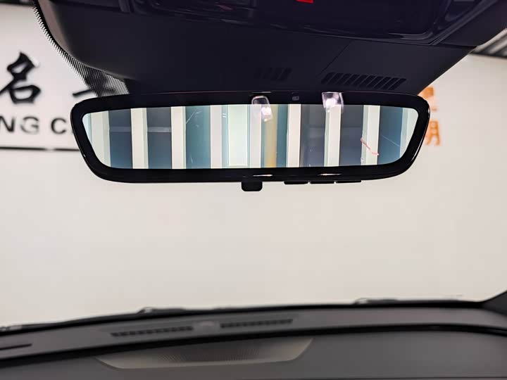 Фото 17 - Cadillac XT5