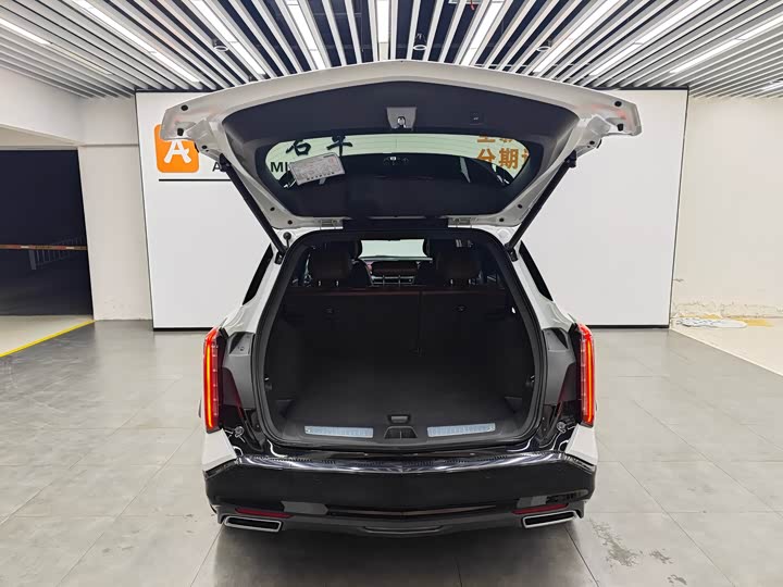 Фото 5 - Cadillac XT5