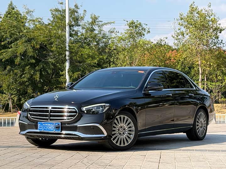 Фото 1 - Mercedes-Benz E-Class