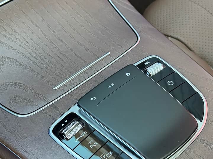 Фото 12 - Mercedes-Benz E-Class