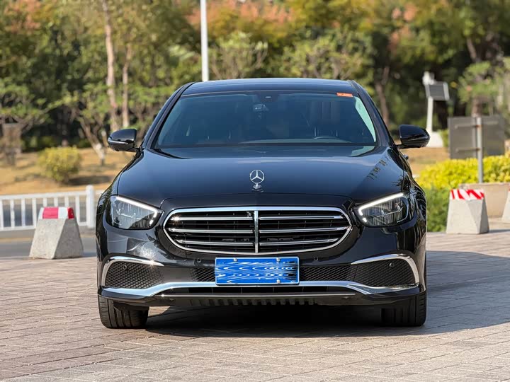 Фото 2 - Mercedes-Benz E-Class