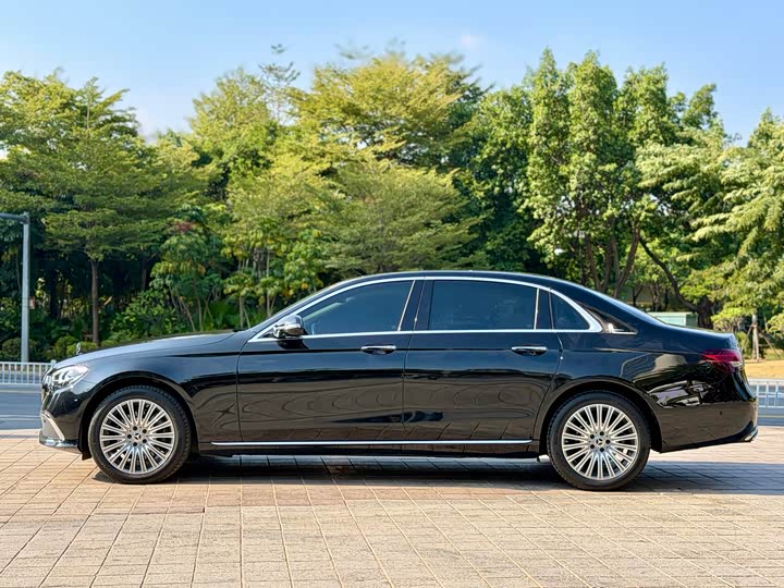 Фото 3 - Mercedes-Benz E-Class