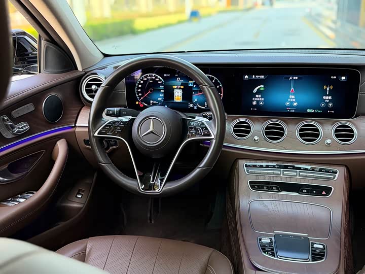 Фото 6 - Mercedes-Benz E-Class