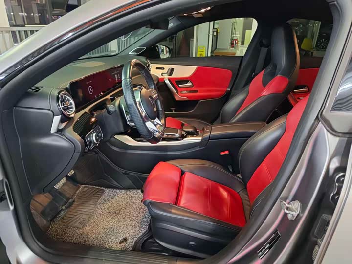 Фото 10 - Mercedes-Benz CLA-Class AMG