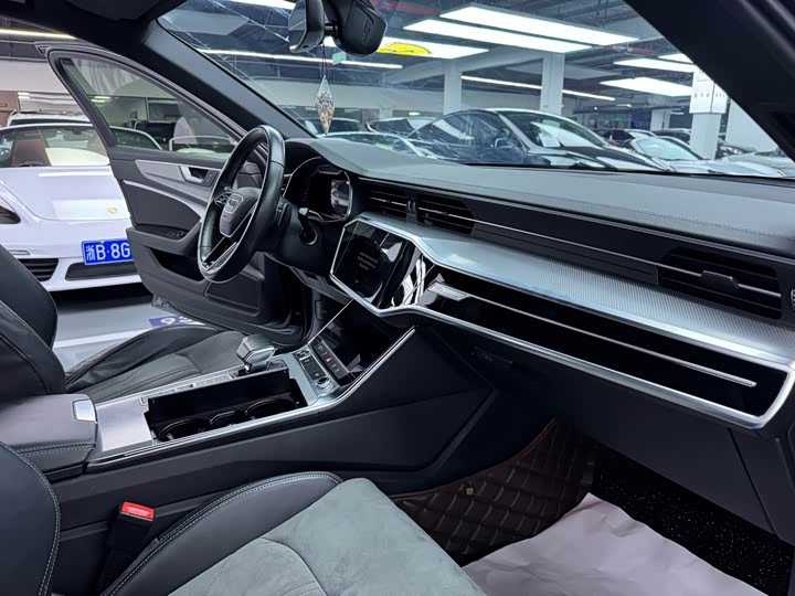 Фото 11 - Audi A6L