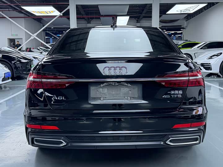 Фото 18 - Audi A6L